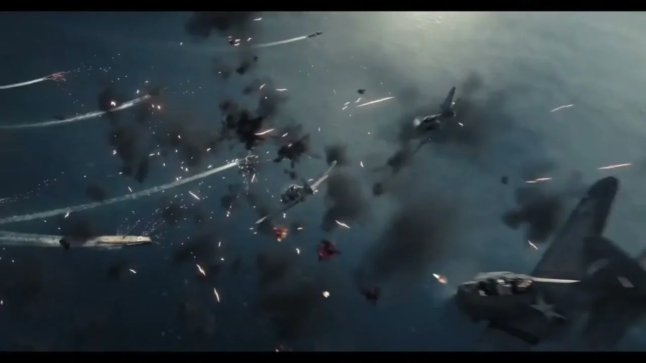 Combattimento aereo con scie ed esplosioni nella sequenza VFX di Midway